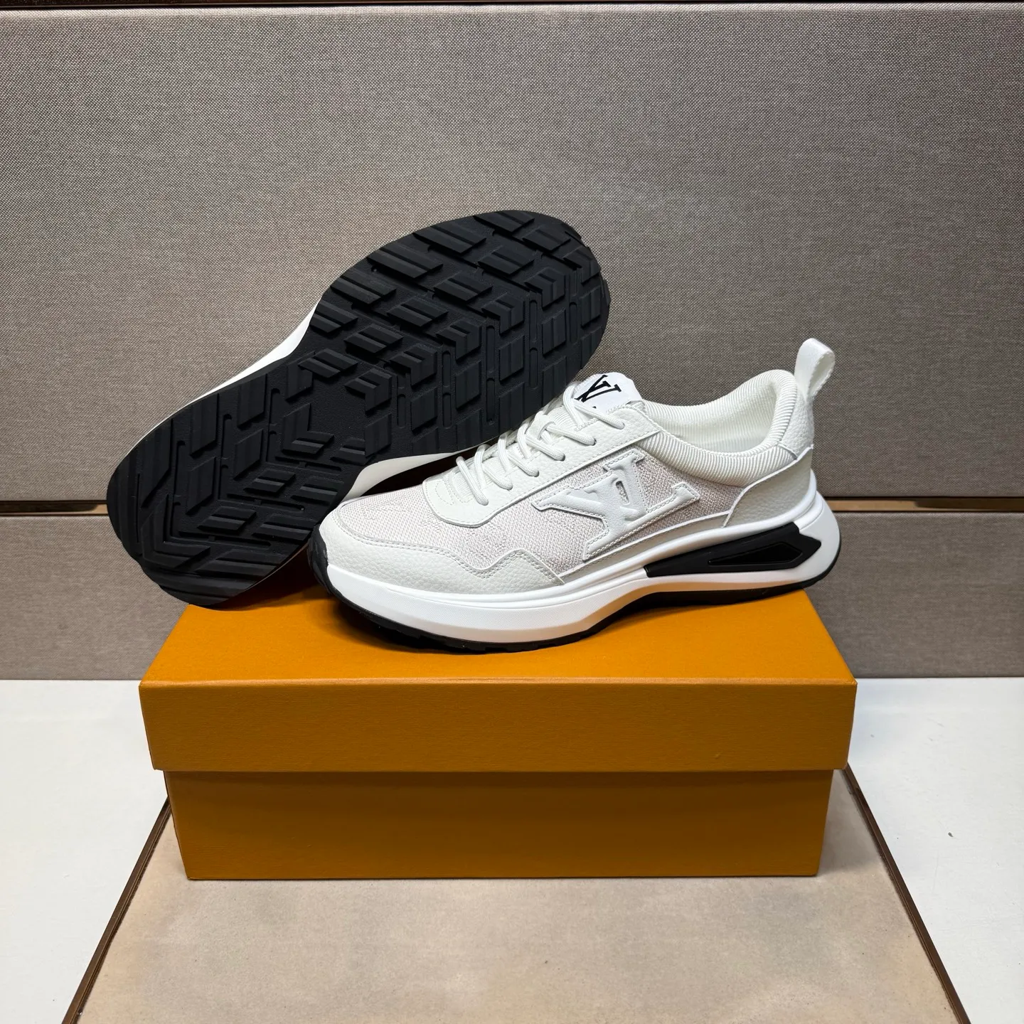 Men's men's shoes 💰pp462【LV～】men's casual shoes 2025z cabinet sales simultaneously 🔶Size: 38-44 #️⃣ 🔷3 colors🔜The upper is made of multi-material splicing➕Mesh lining, comfortable and breathable, sole: original comfortable and wear-resistant outsole, ⚠️real thing📱photographed🎬real thing is better📢📢📢